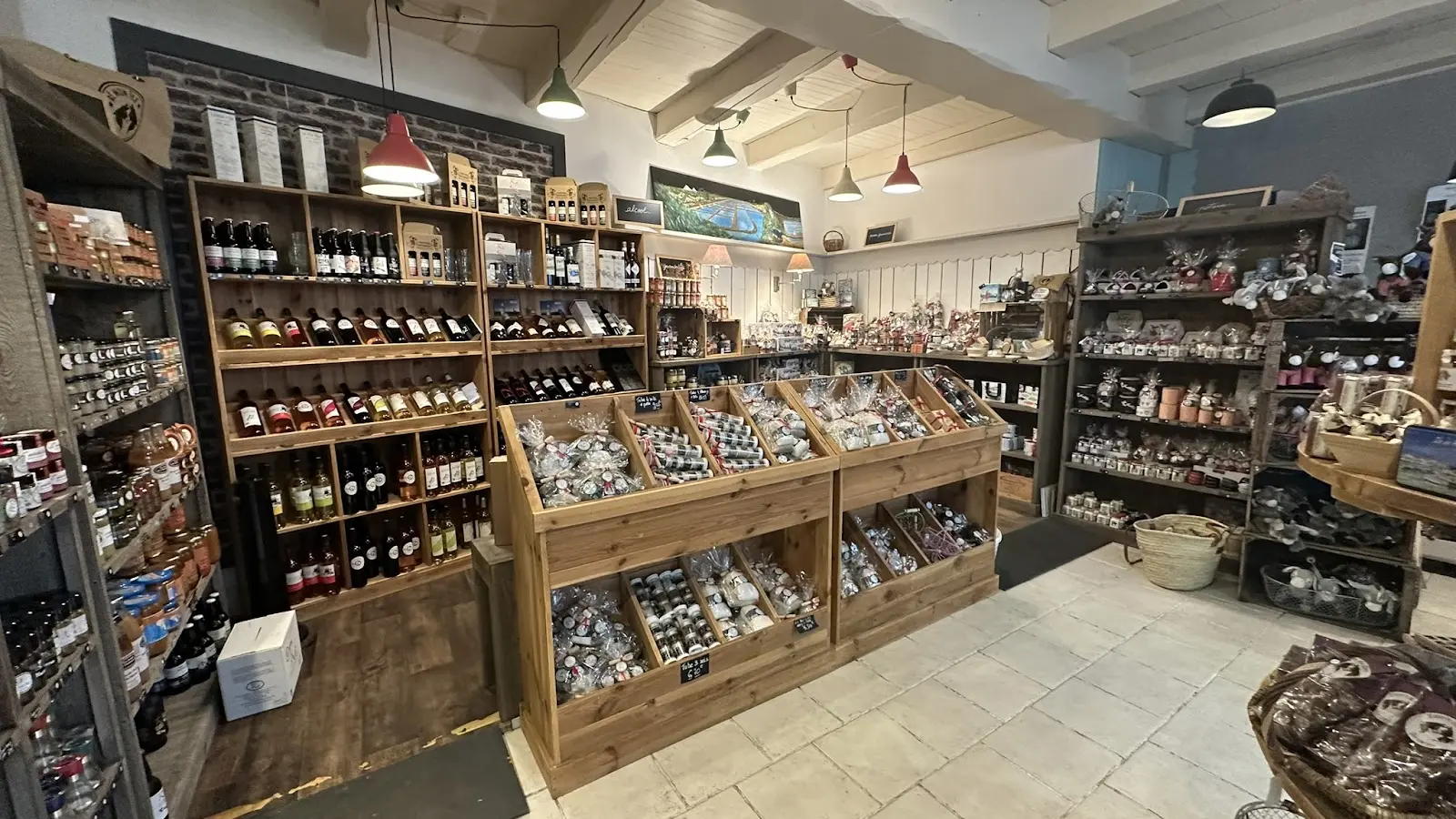 Inneneinrichtung der Boutique Esprit du Sel in La Flotte