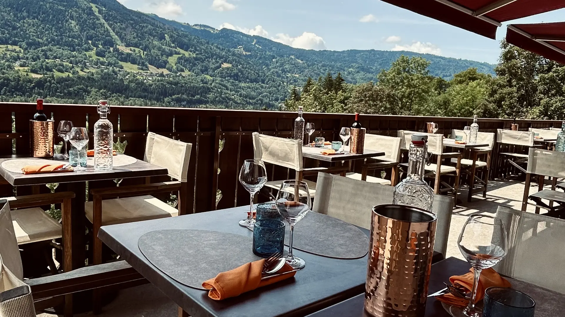 Ours bleu restaurant