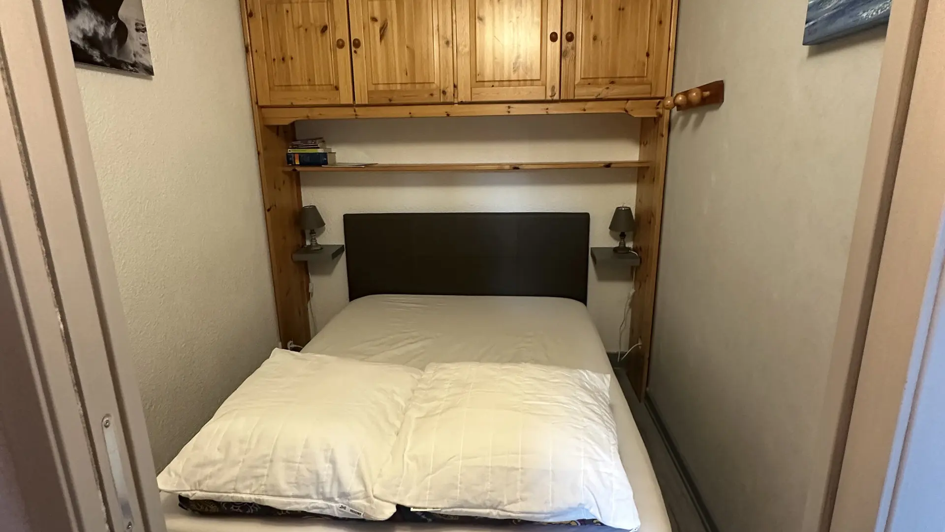 Chambre avec lit double