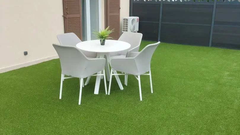 Gîte l'Atypique-Terrasse-Contes-Gîte de France Alpes-Maritimes