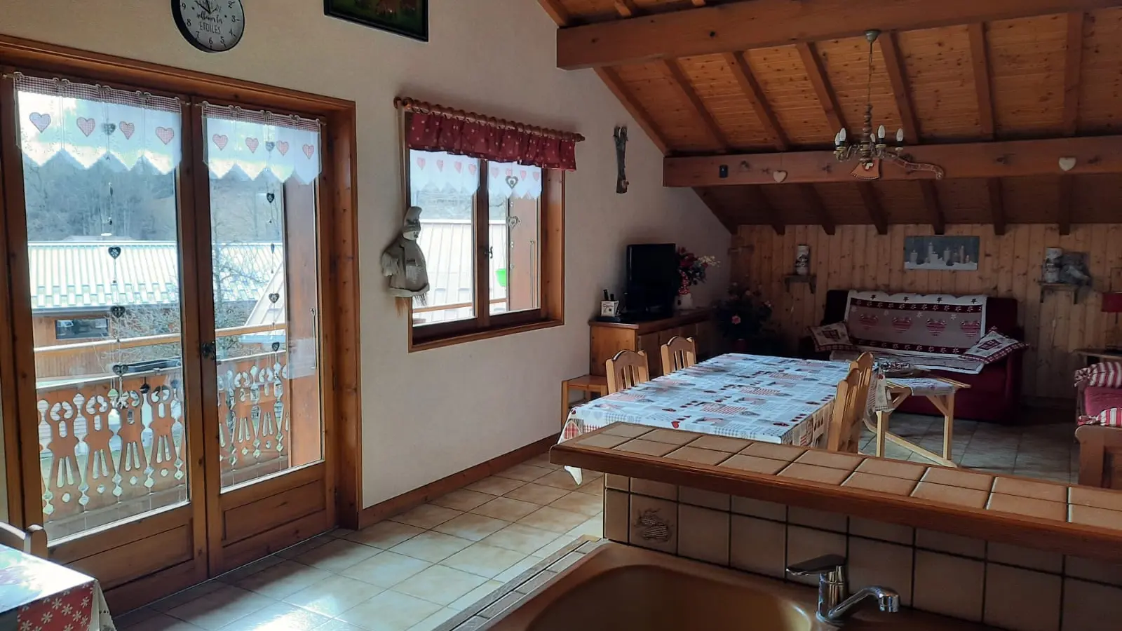 Cuisine et accès balcon