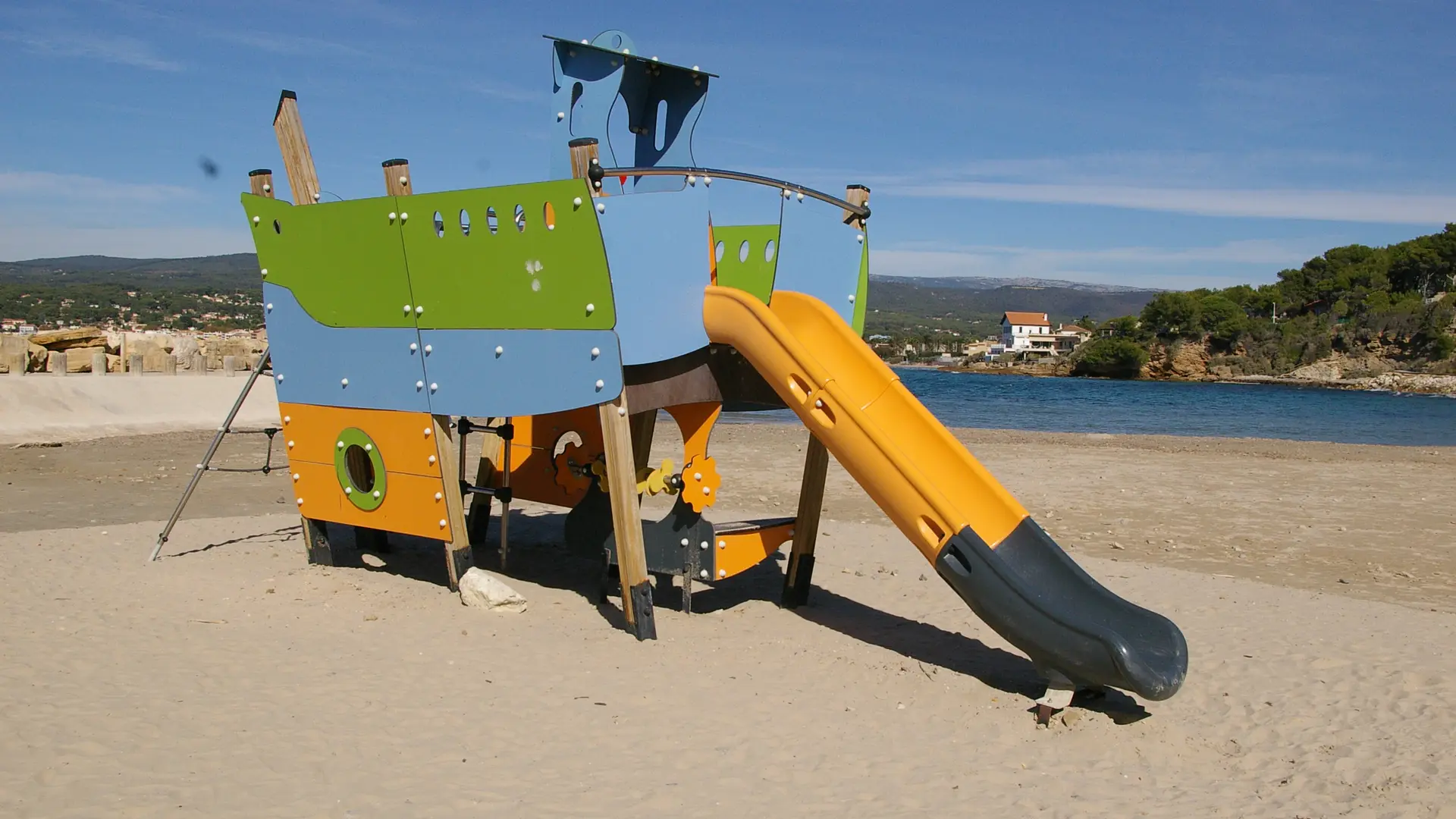 Aire de jeux de la plage de la Madrague