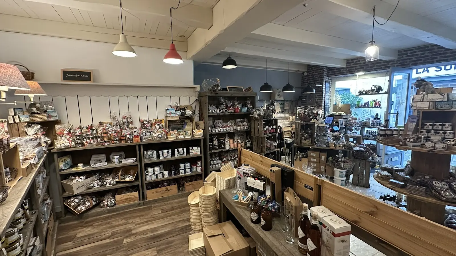 Inneneinrichtung der Boutique Esprit du Sel in La Flotte