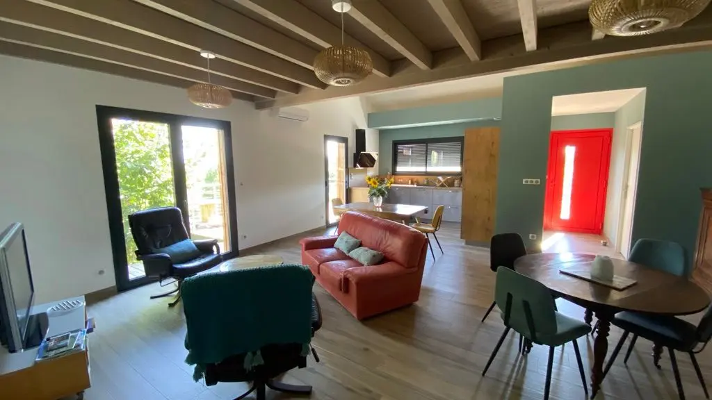 entrée, salon, cuisine