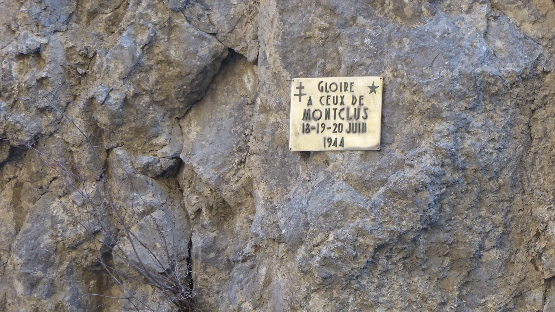 Plaque dans les Gorges de Montclus