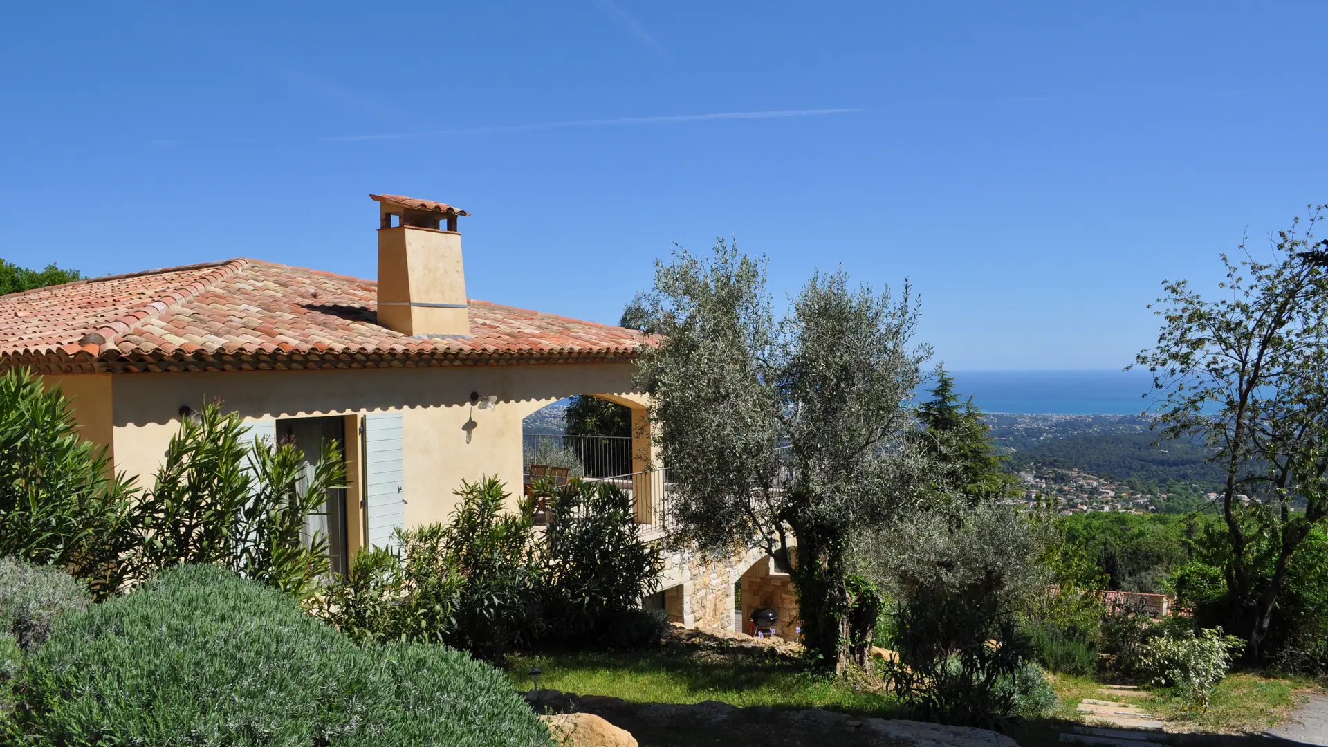 1/2 villa niveau haut logement Mas des Oliviers #2