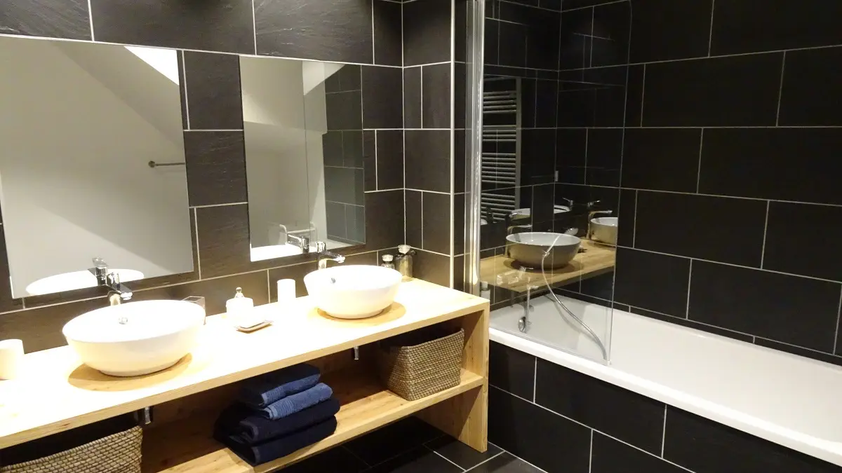 Grande Salle de Bains avec vasques