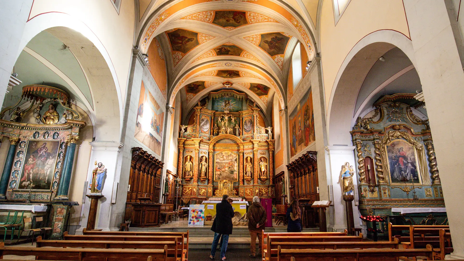 retable baroque de l'église Saint-Maurice de Thônes en Haute-Savoie