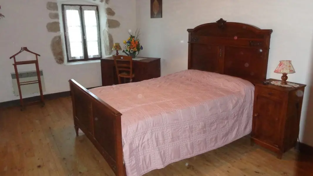 Chambre avec 1 lit 2 personnes