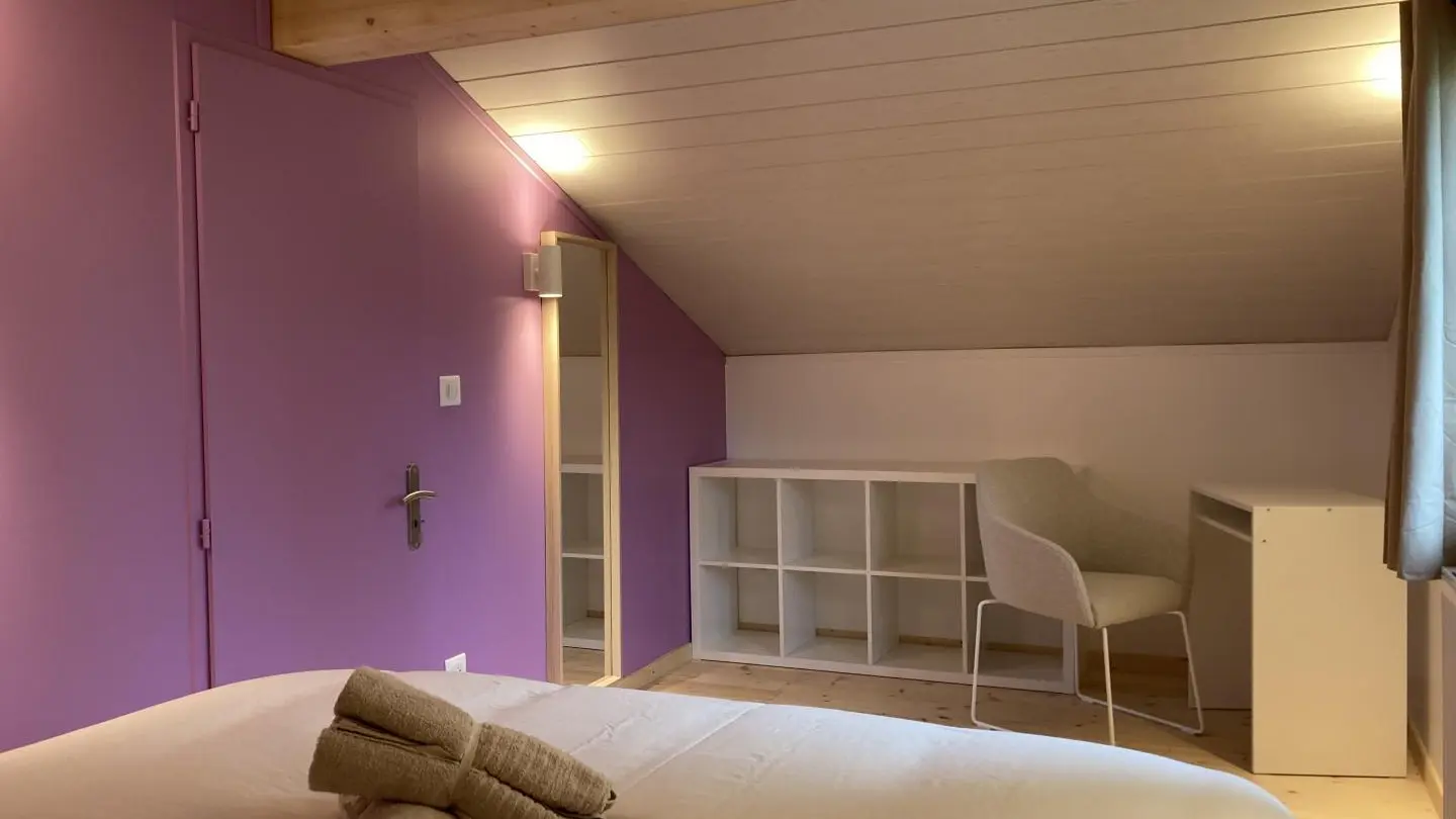 Chambre 1 : un lit 160 pouvant être transformé à la demande en 2 lits 80.