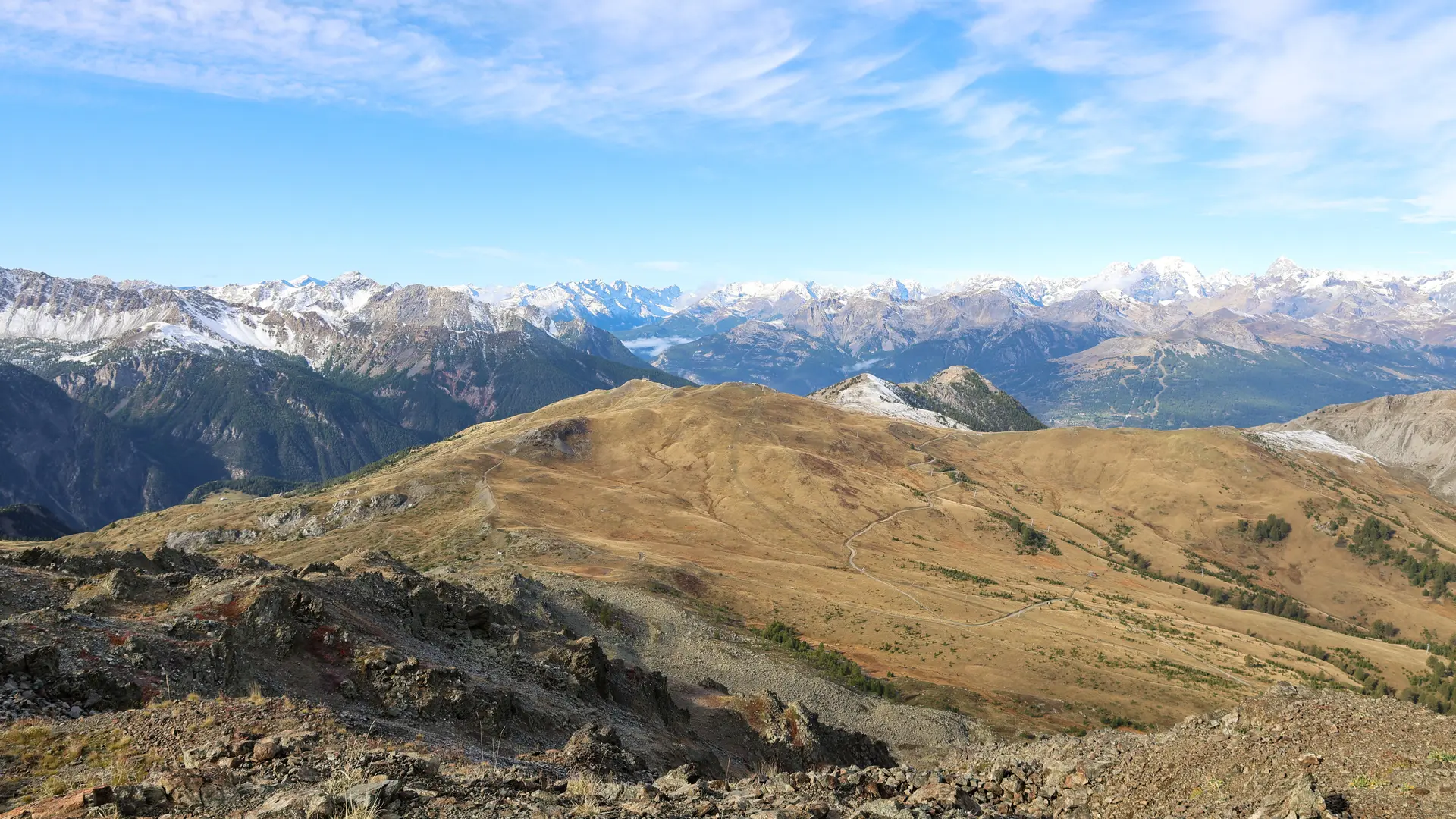 Vue depuis le sommet du Chenaillet
