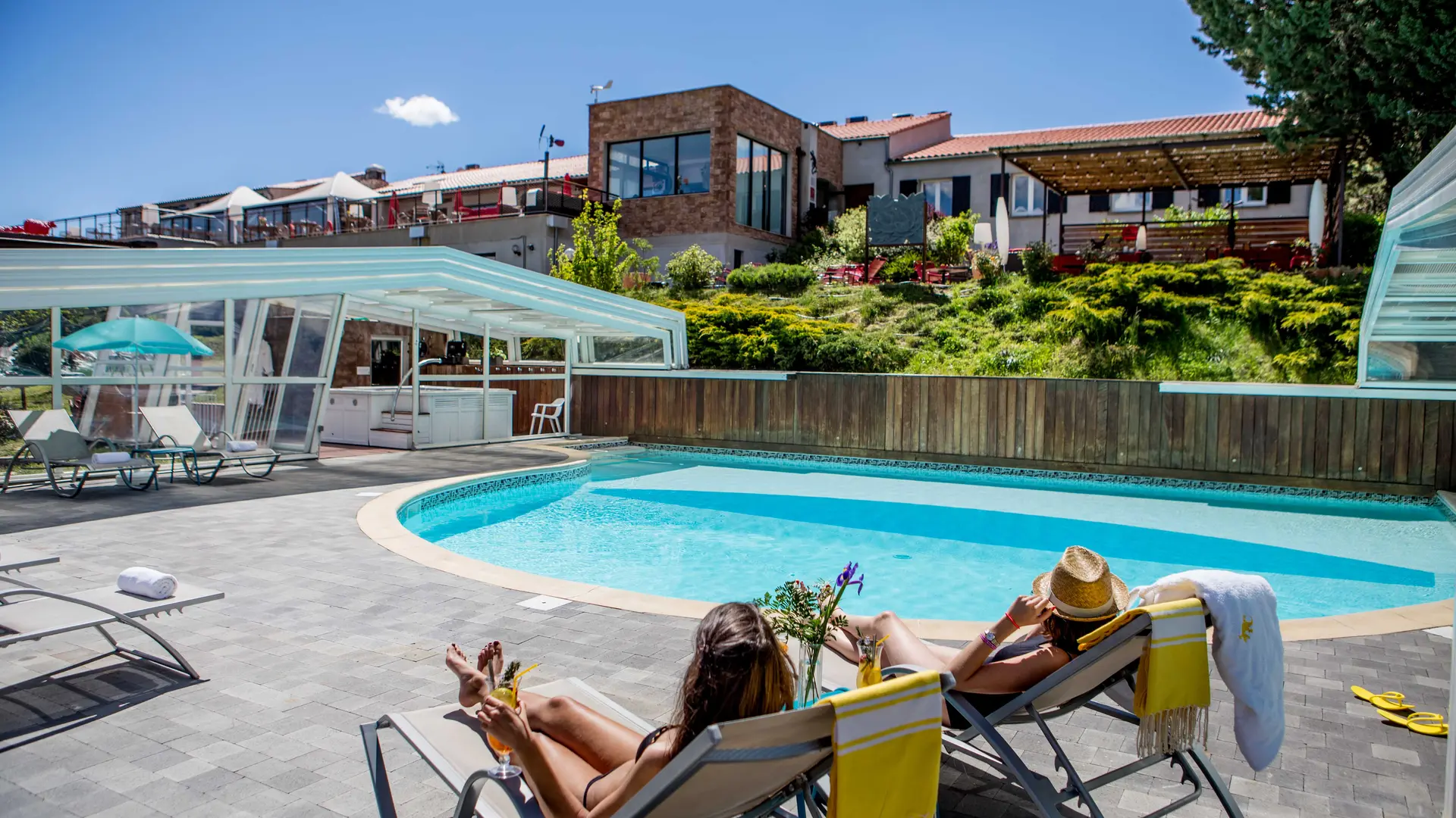 La piscine de l'Hôtel des Gorges du Verdon