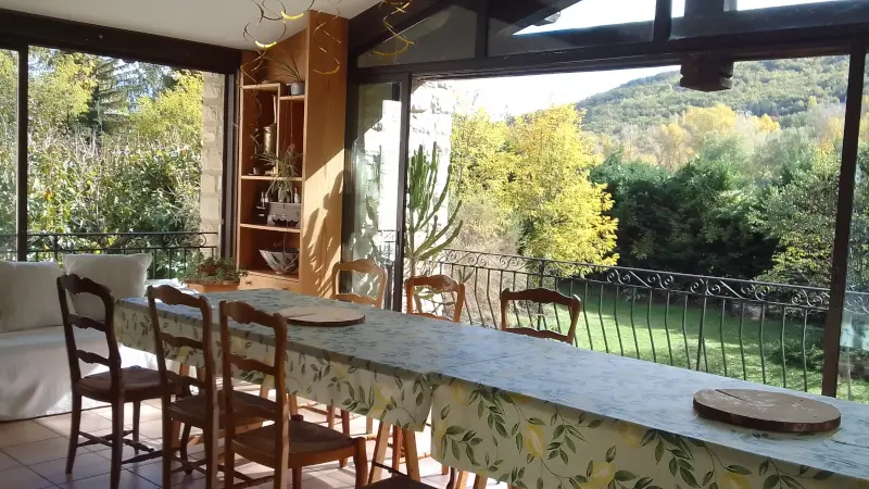 La véranda et sa vue panoramique sur le jardin