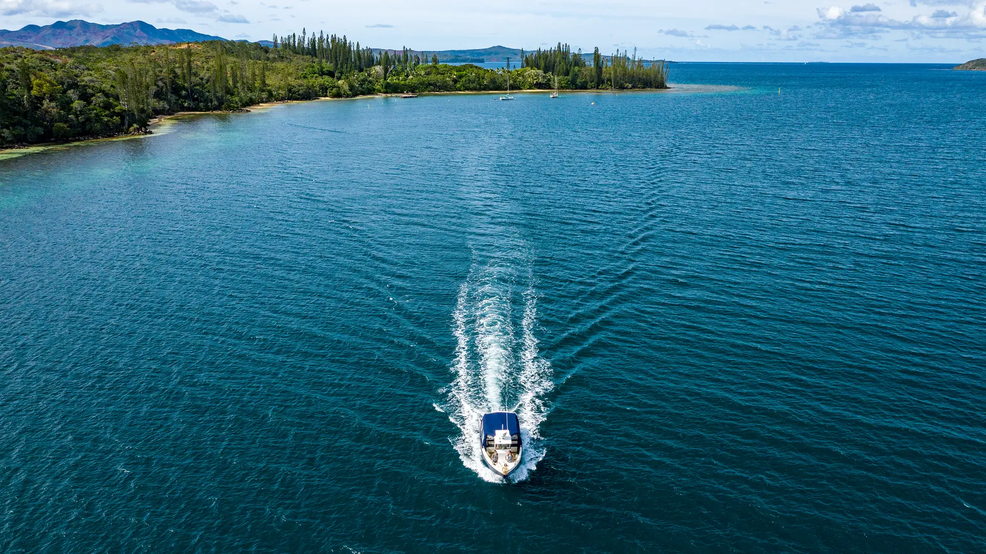 Avec Casy Express, arpentez le Grand Lagon Sud, en quête des incontournables îlots désertiques de la Destination Aventure !