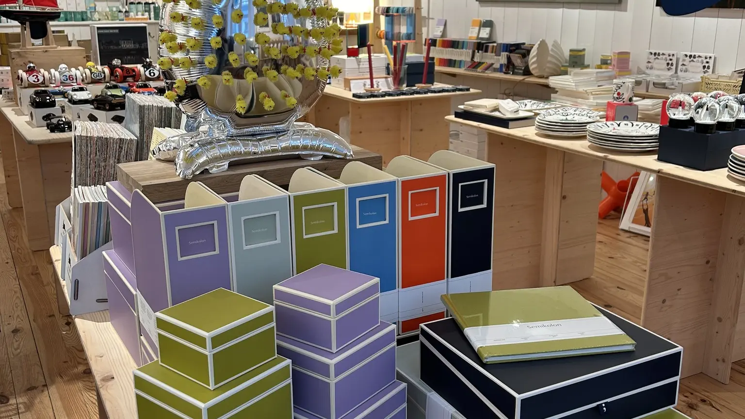 Decoración y material de oficina