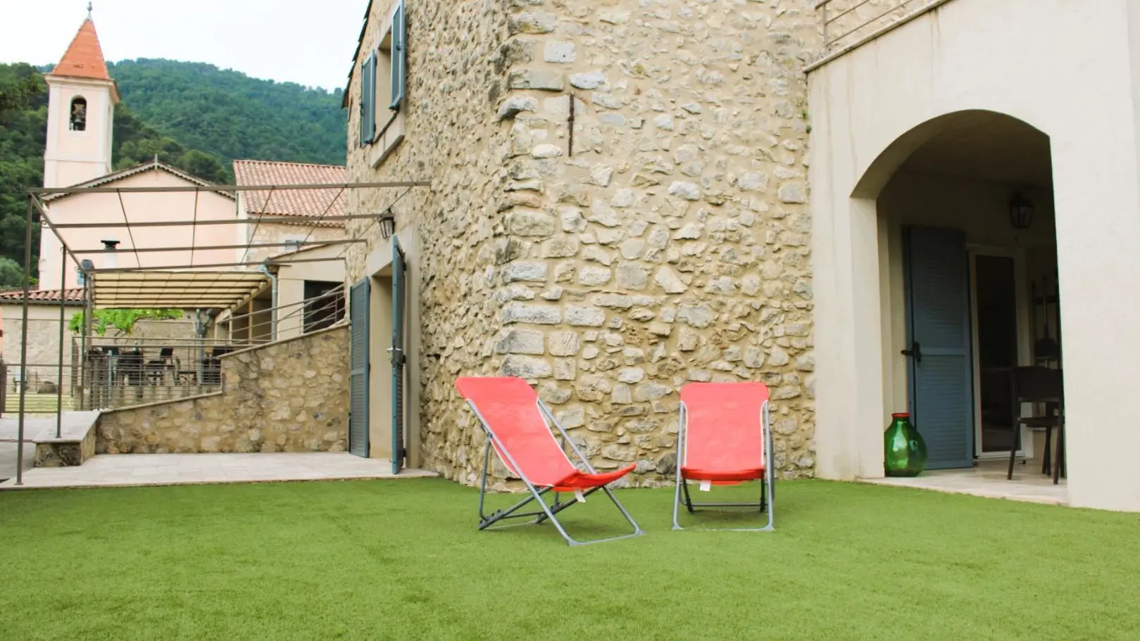 Le Prieuré n°1-Terrasse, jardin-Saint-Blaise-Gîtes de France des Alpes-Maritimes