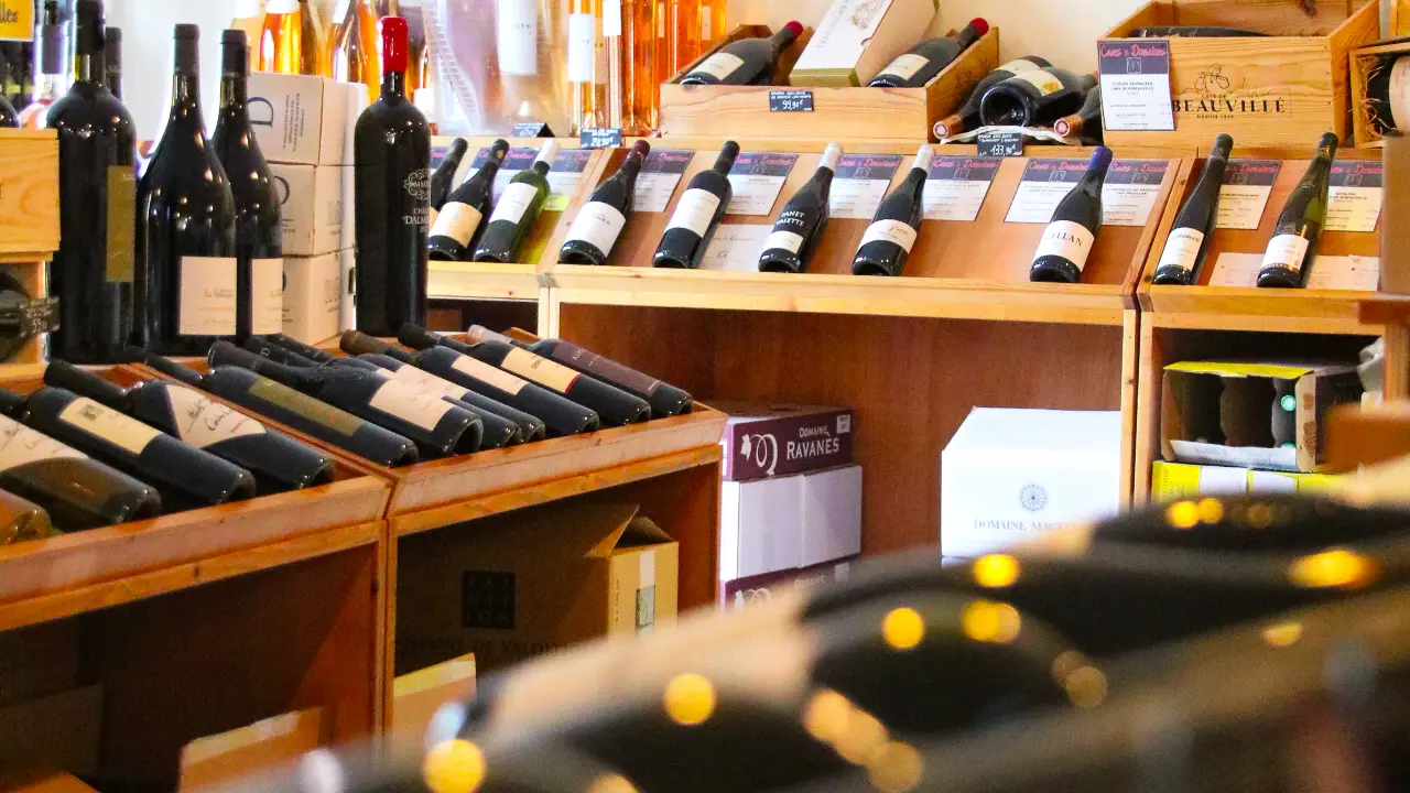 Magasin de spiritueux Caves et Domaines à Saint-Rémy-de-Provence