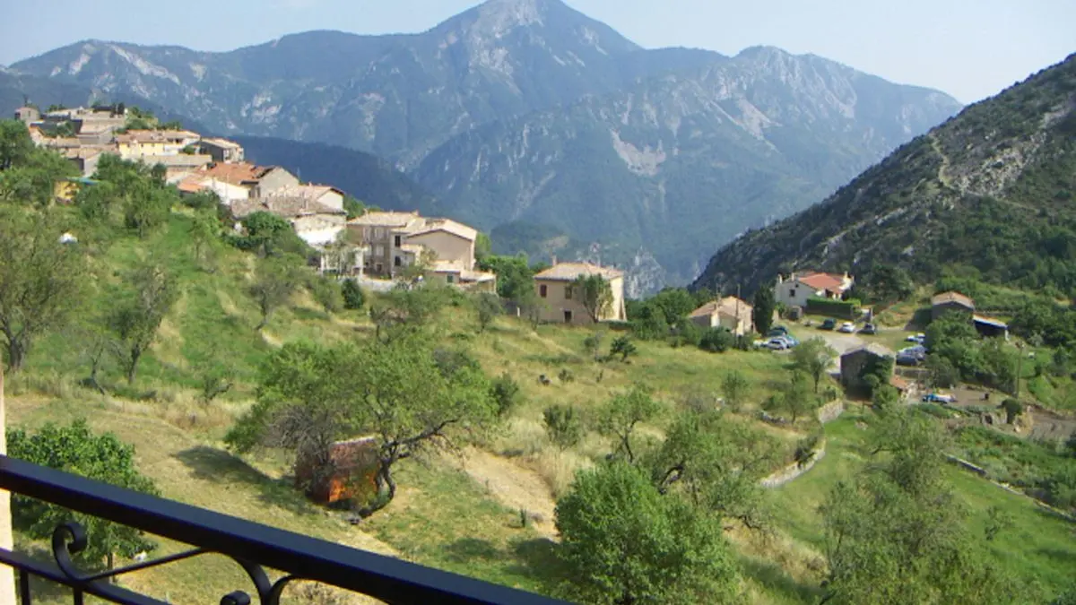 Gîte Les Ecureuils d'Utelle-Vue depuis le gîte-Utelle-Gîtes de France des Alpes-Maritimes