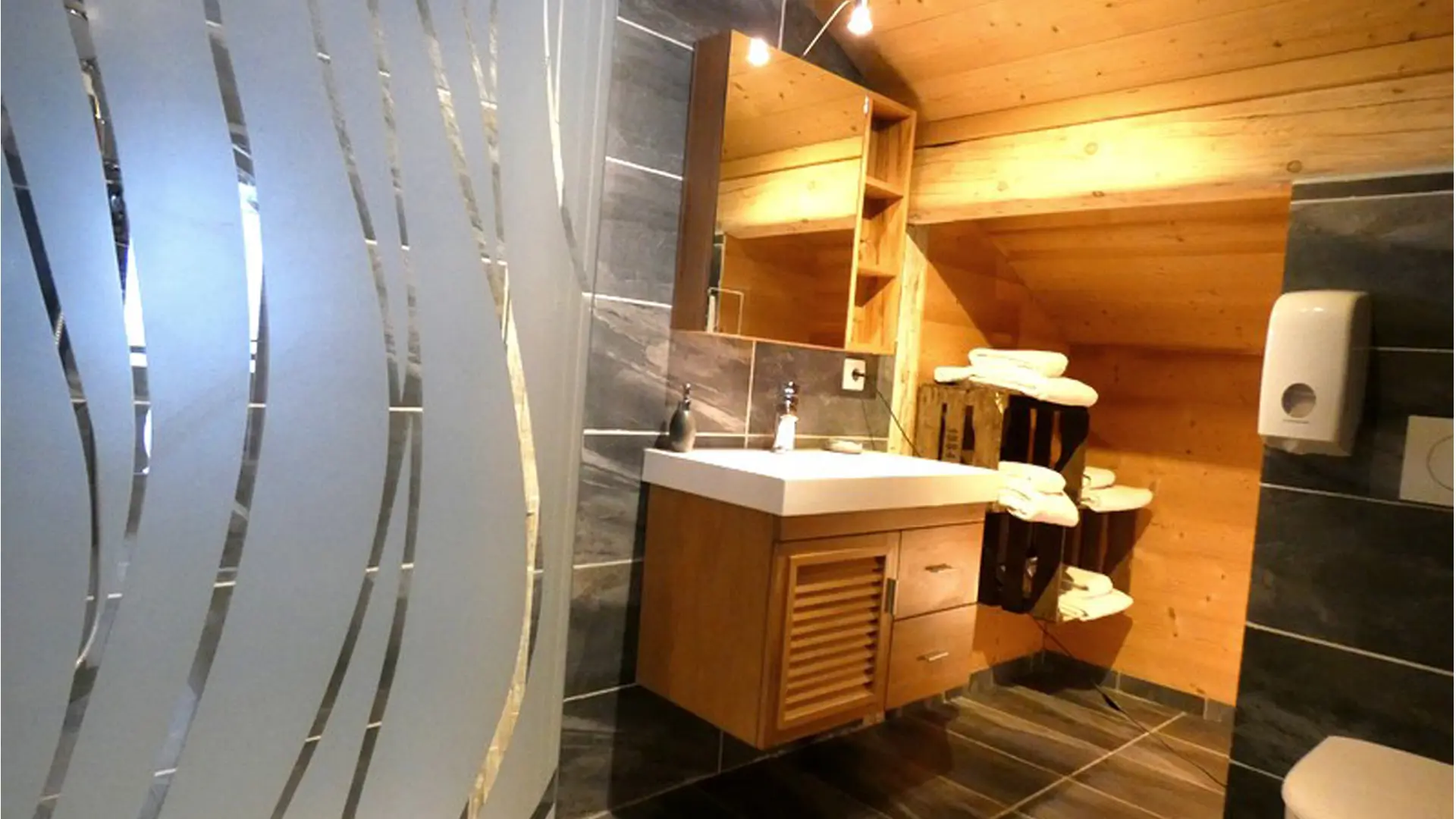 Salle de bain - Auberge  du Fraizier - Vacances - Thônes