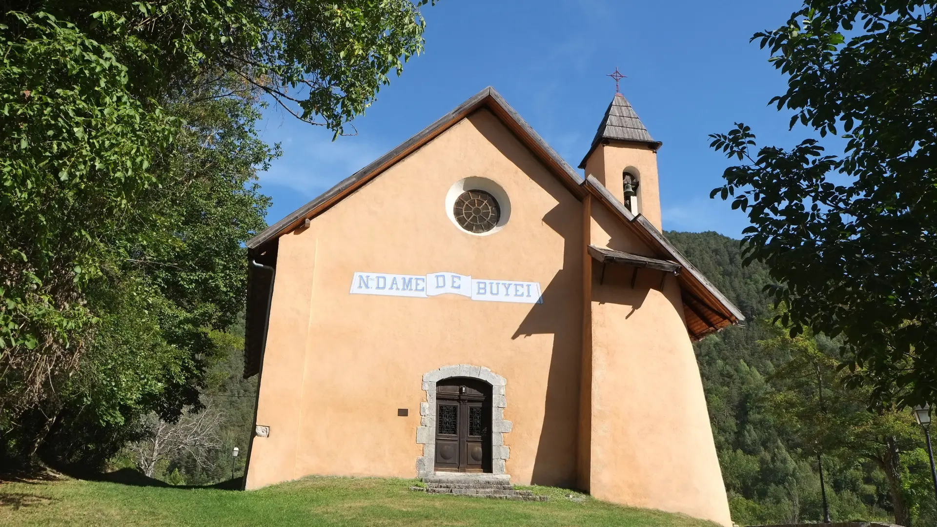 Facade du sanctuaire