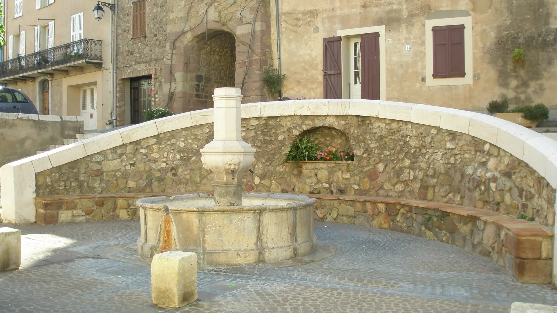 Fontaine vieille