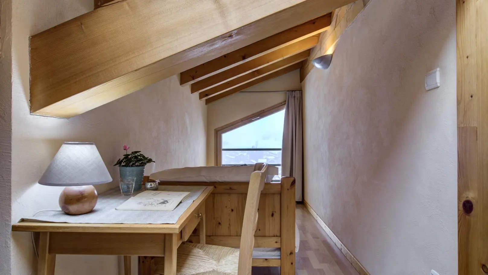 Coin nuit- Chambre 4 ( 1 lit de 90 cm)