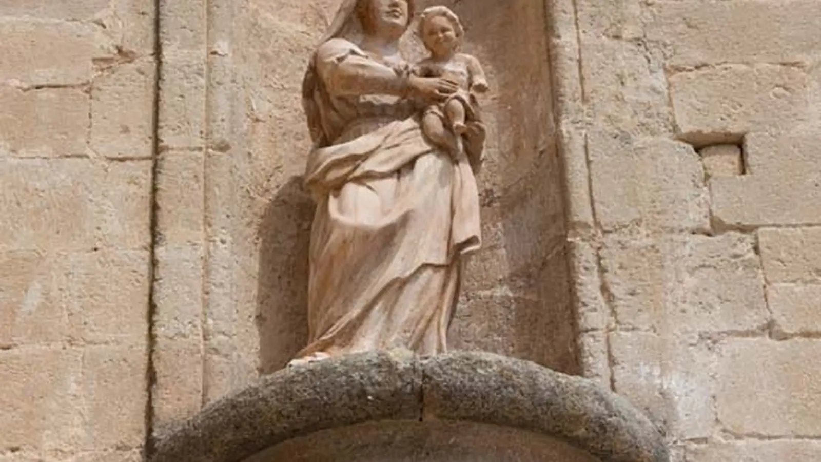 La statue de la Vierge à l'Enfant - Mr Gourgeon