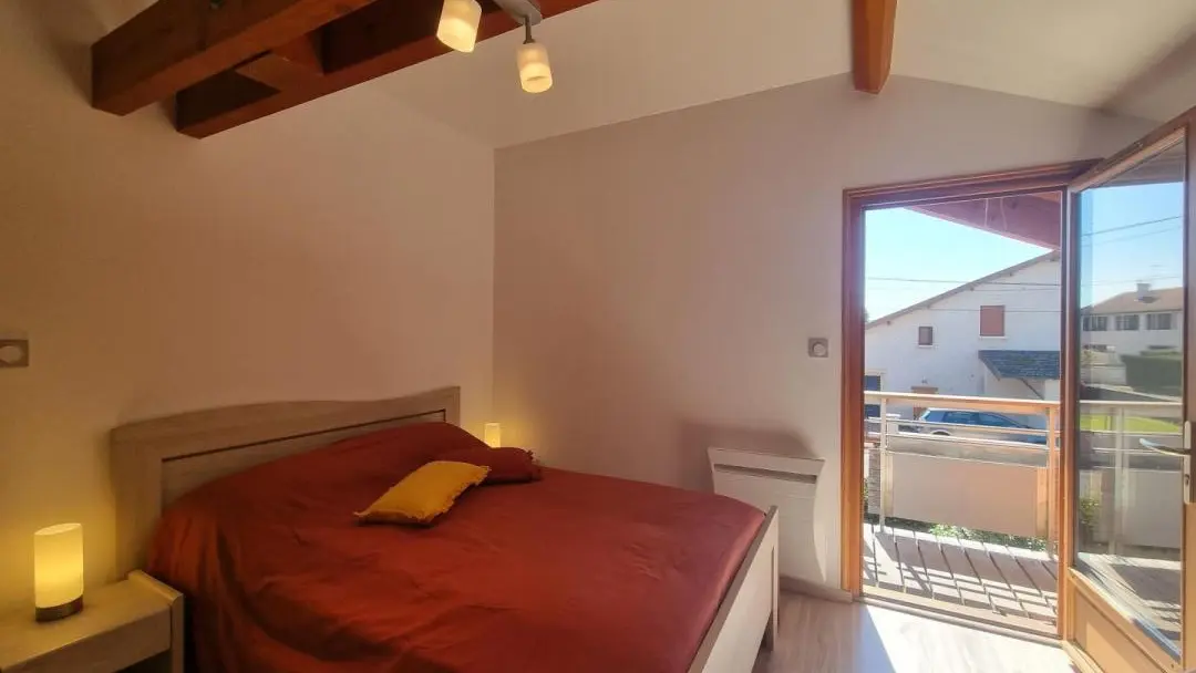 Chambre 1 et son balcon.