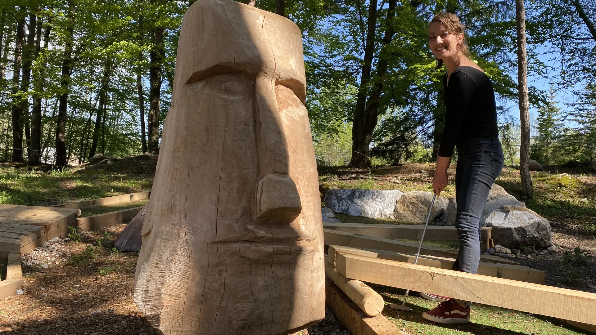 statue moai ile de Pâques au mini golf