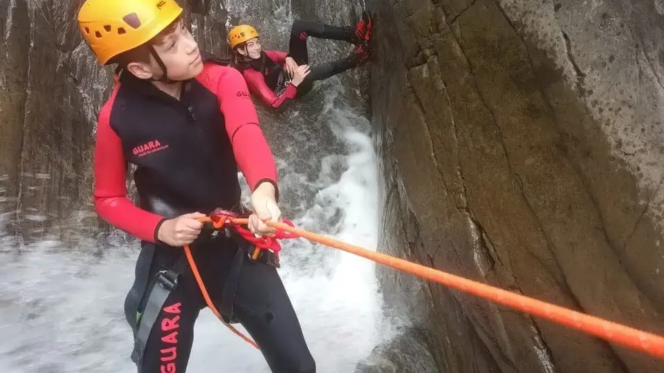 Descente en rappel cascade du Brudour