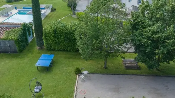 Extérieur + boulodrome