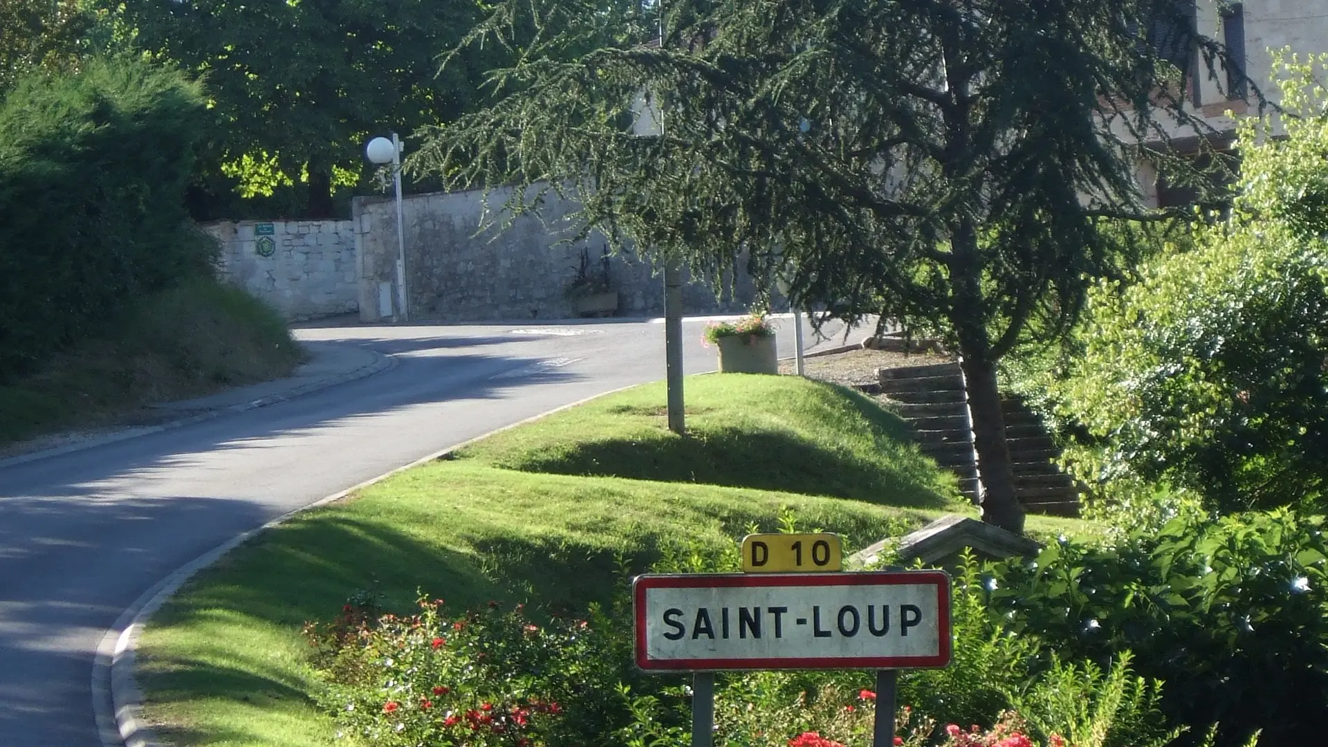 ...l'arrivée dans le village...