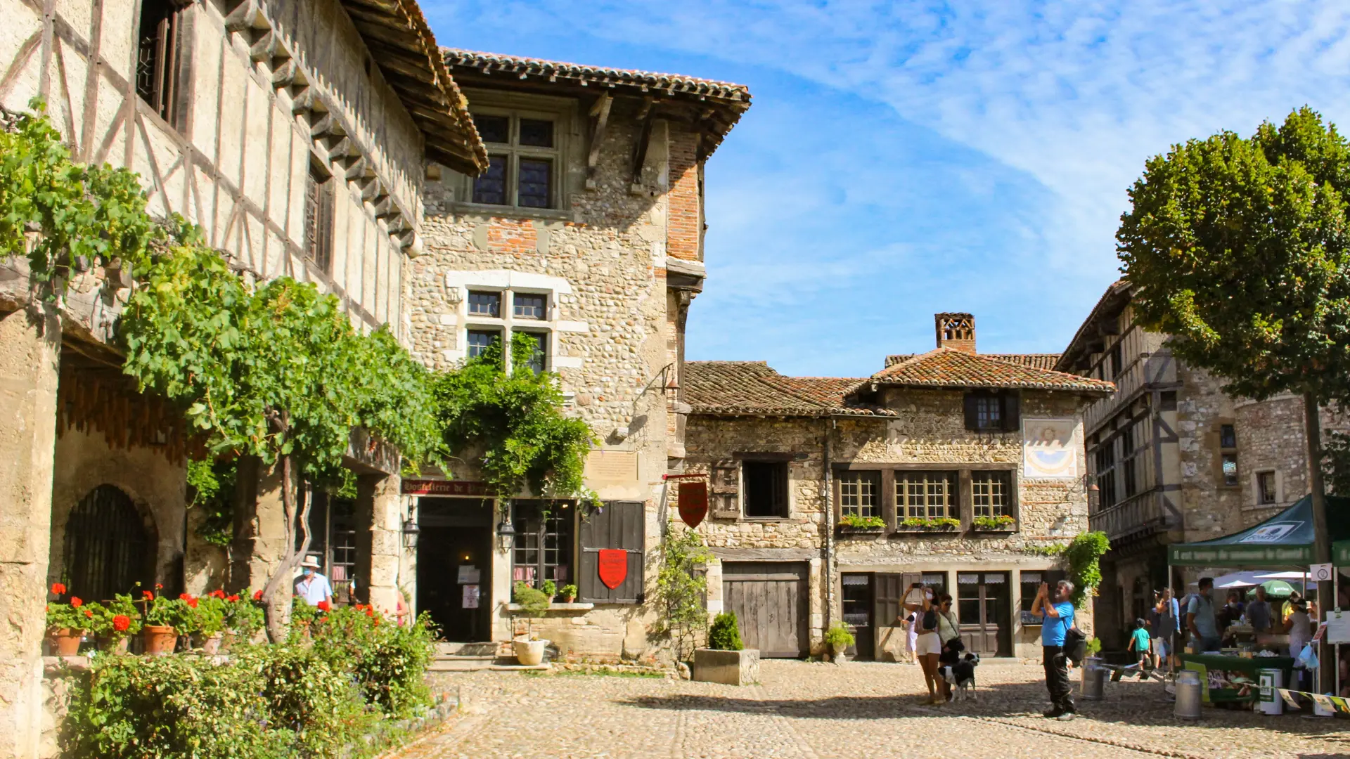 Place du Tilleul à Pérouges