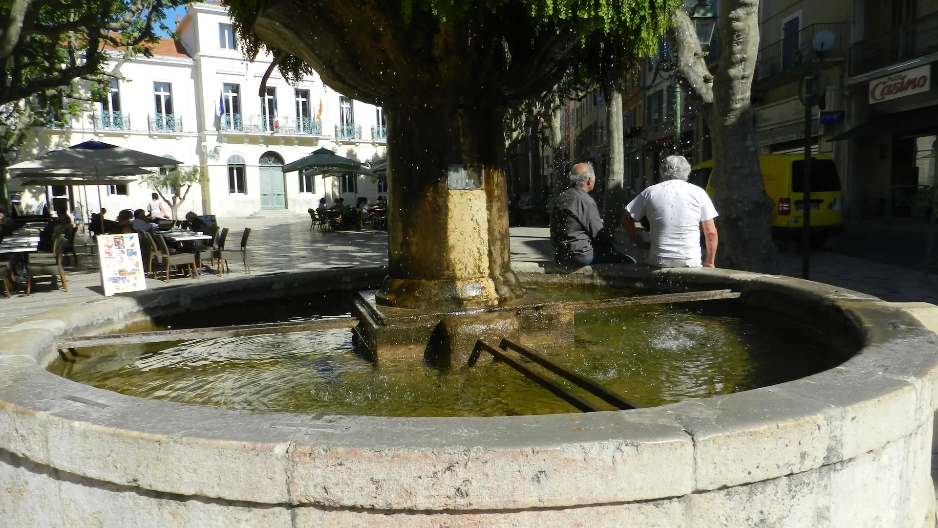 Fontaine de la place Jean Jaurès