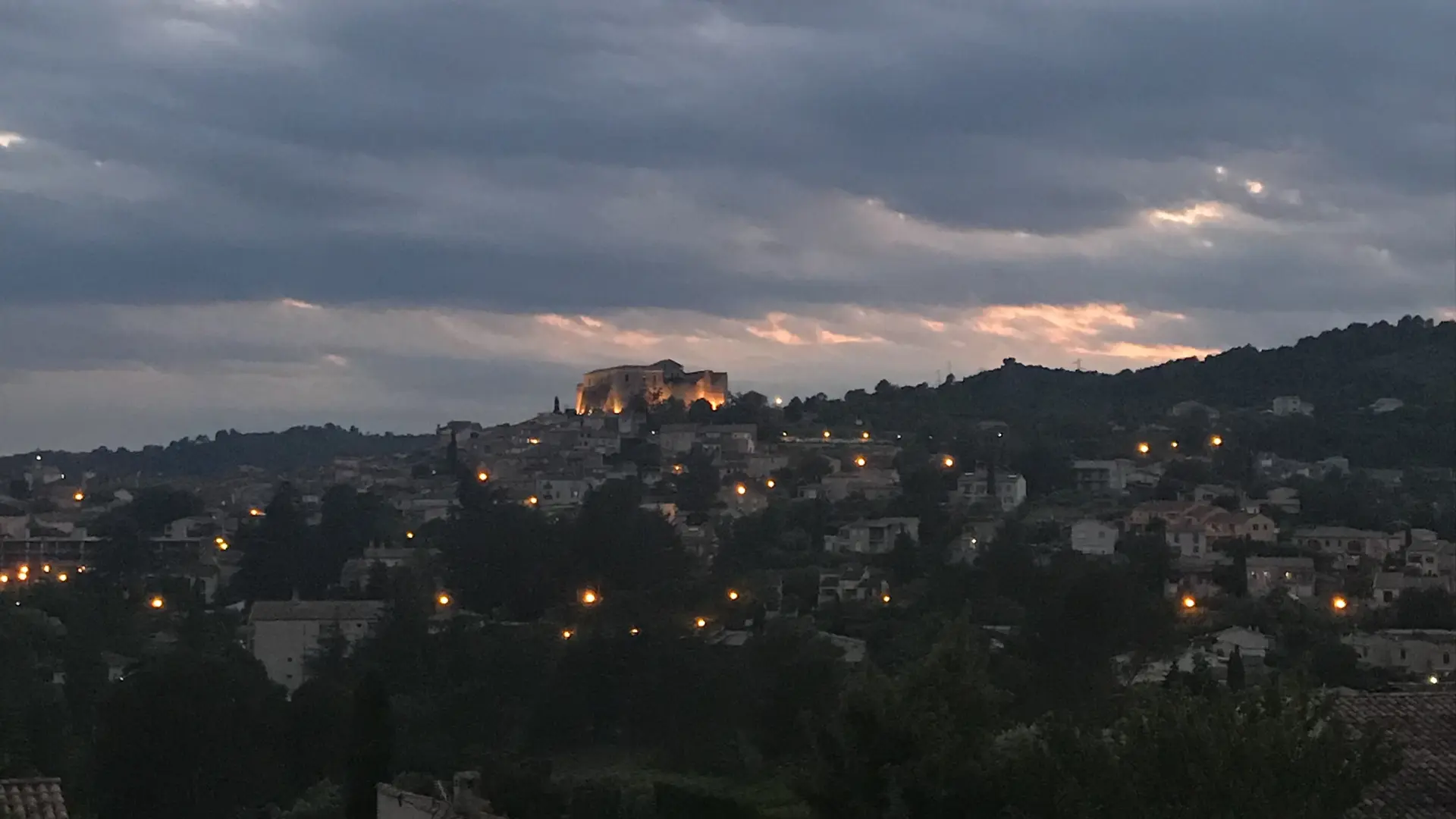 La vue la nuit vaut tout autant le coup d'œil