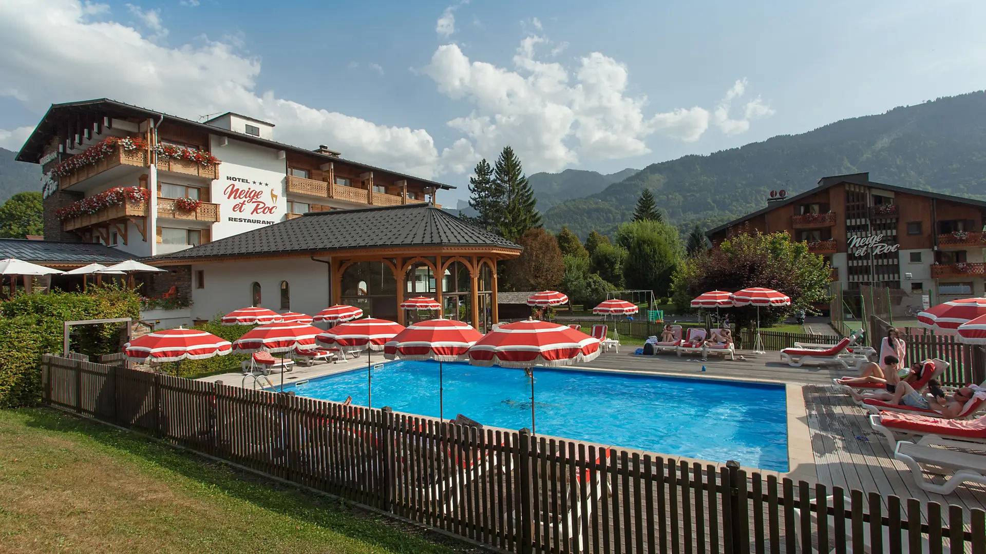 Piscine extérieure