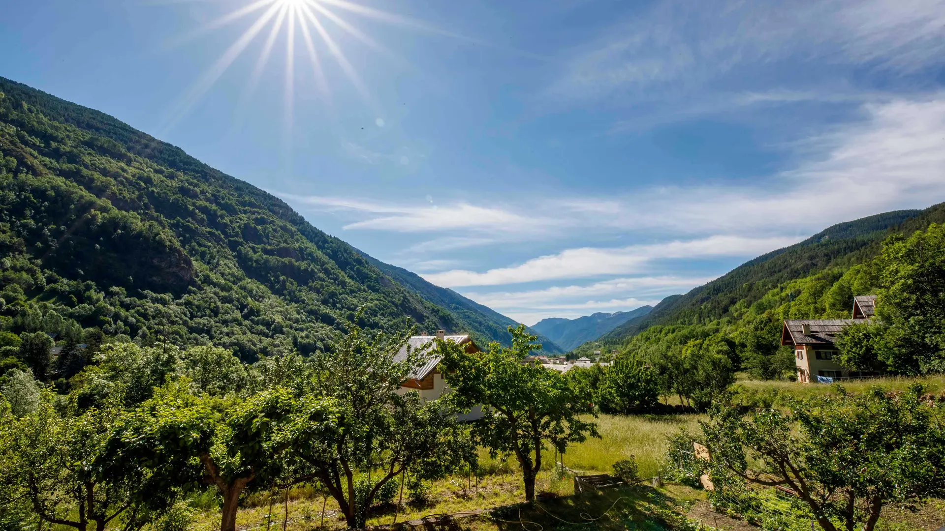 Gîte Les Rosiers-Vue depuis le gîte-Saint-Étienne-de-Tinée-Gîtes de France des Alpes-Maritimes