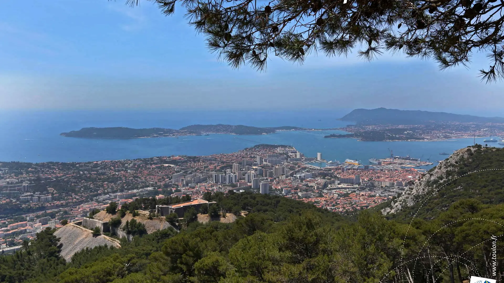 Vue sur la rade de Toulon