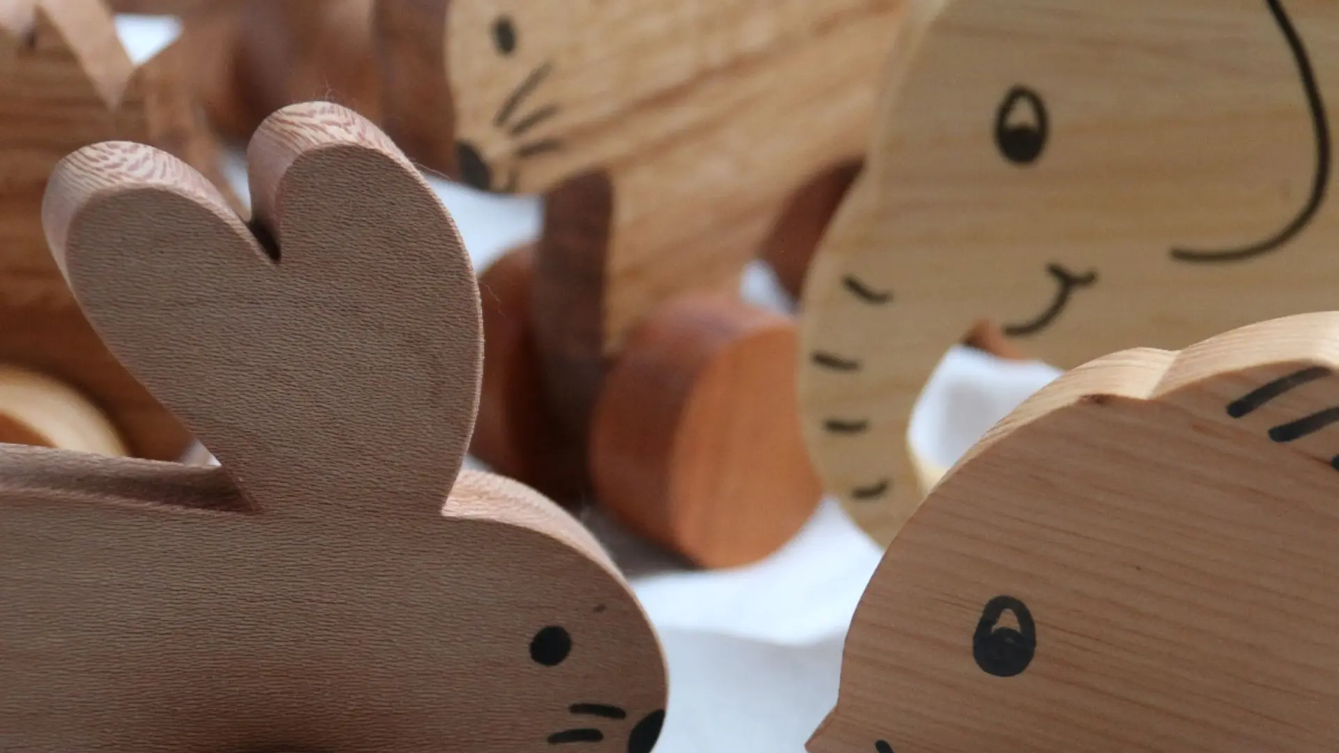 animaux à roulettes bois brut