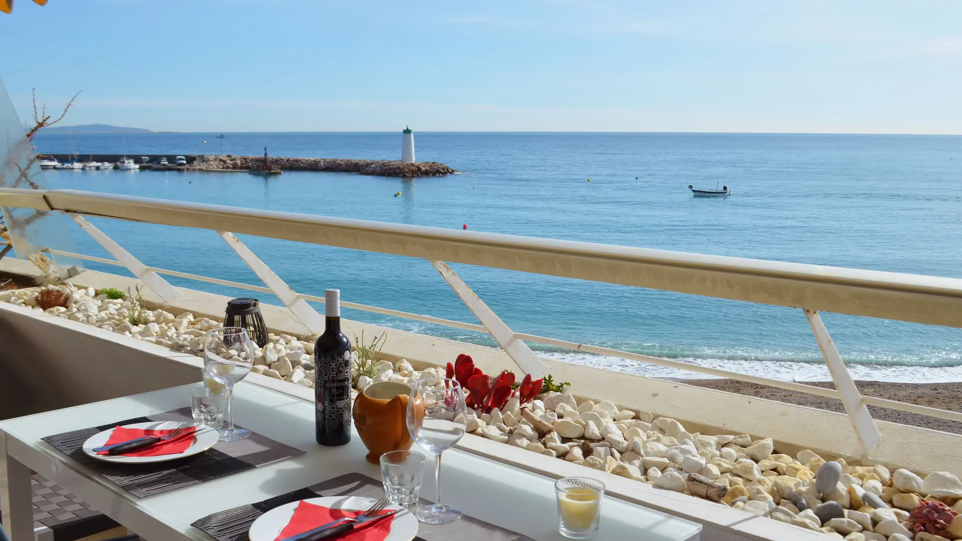 Déjeuner sur terrasse