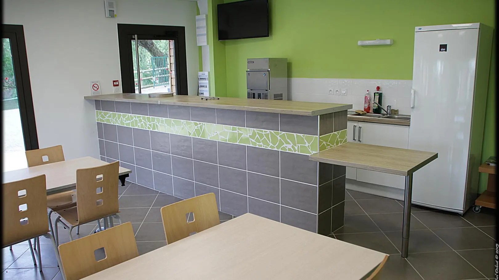 Possibilité de location : salle de réception avec barnum (voir avec le gérant du Domaine).