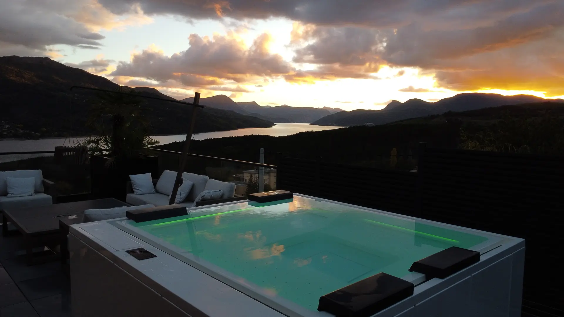 Jacuzzi - Les Restanques du lac SAVINES-LE-LAC