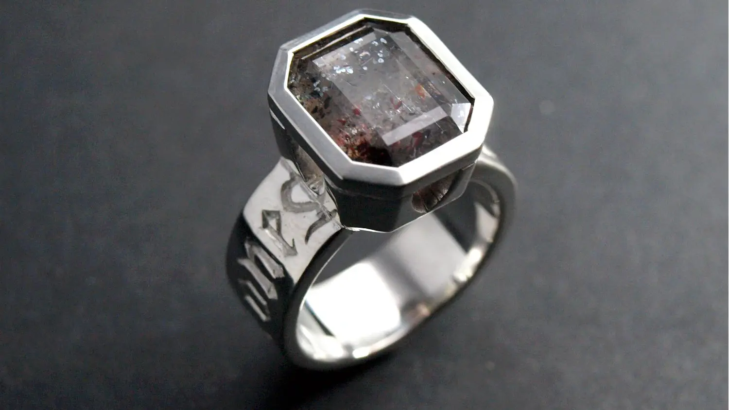 Bijoux personnalisés et création sur mesure_Hervé ROY_La Bizouterie de Saint bonnet le Château