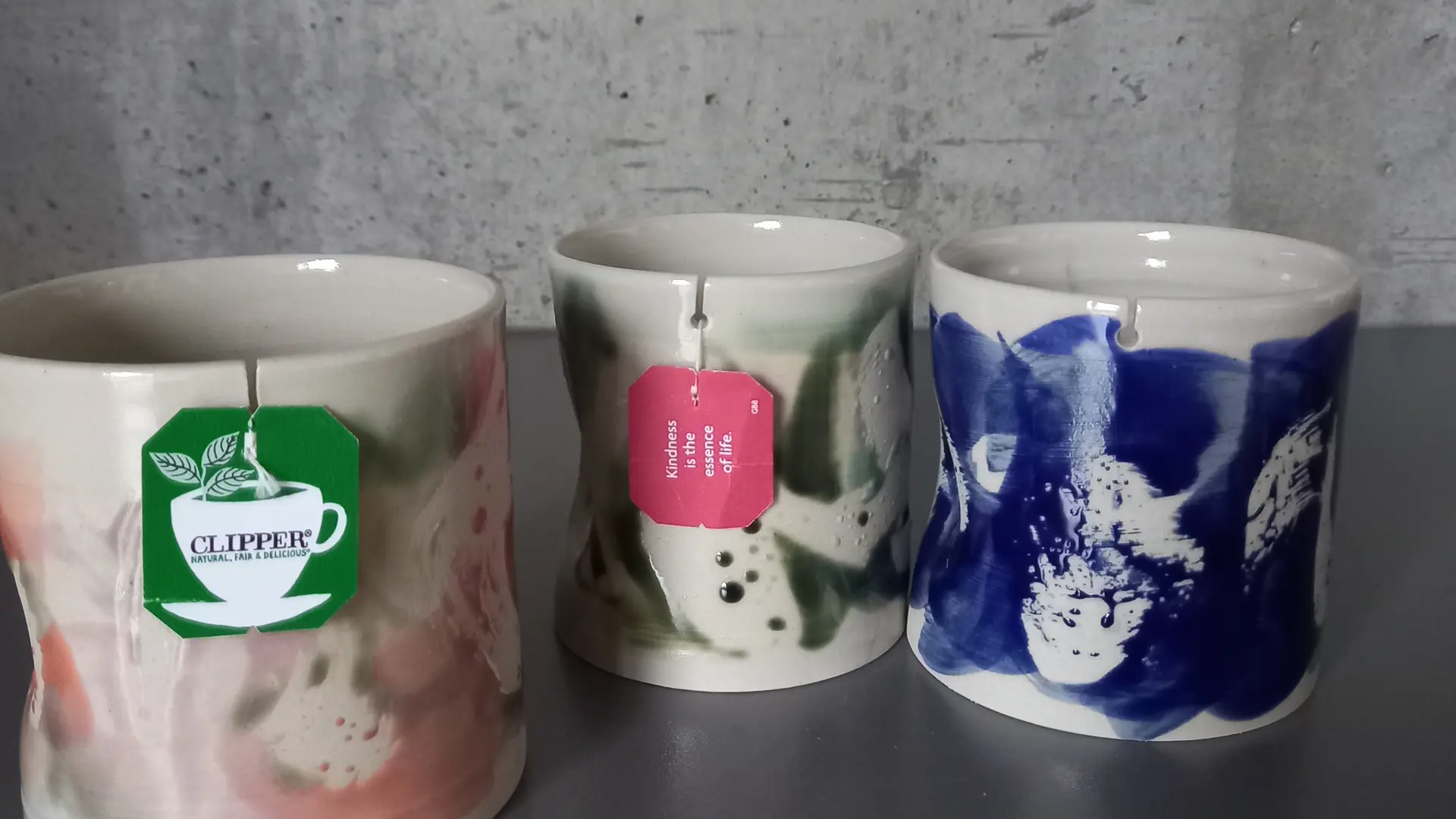 mugs pour sachet de thé grès émaillé Les Petites Carottes
