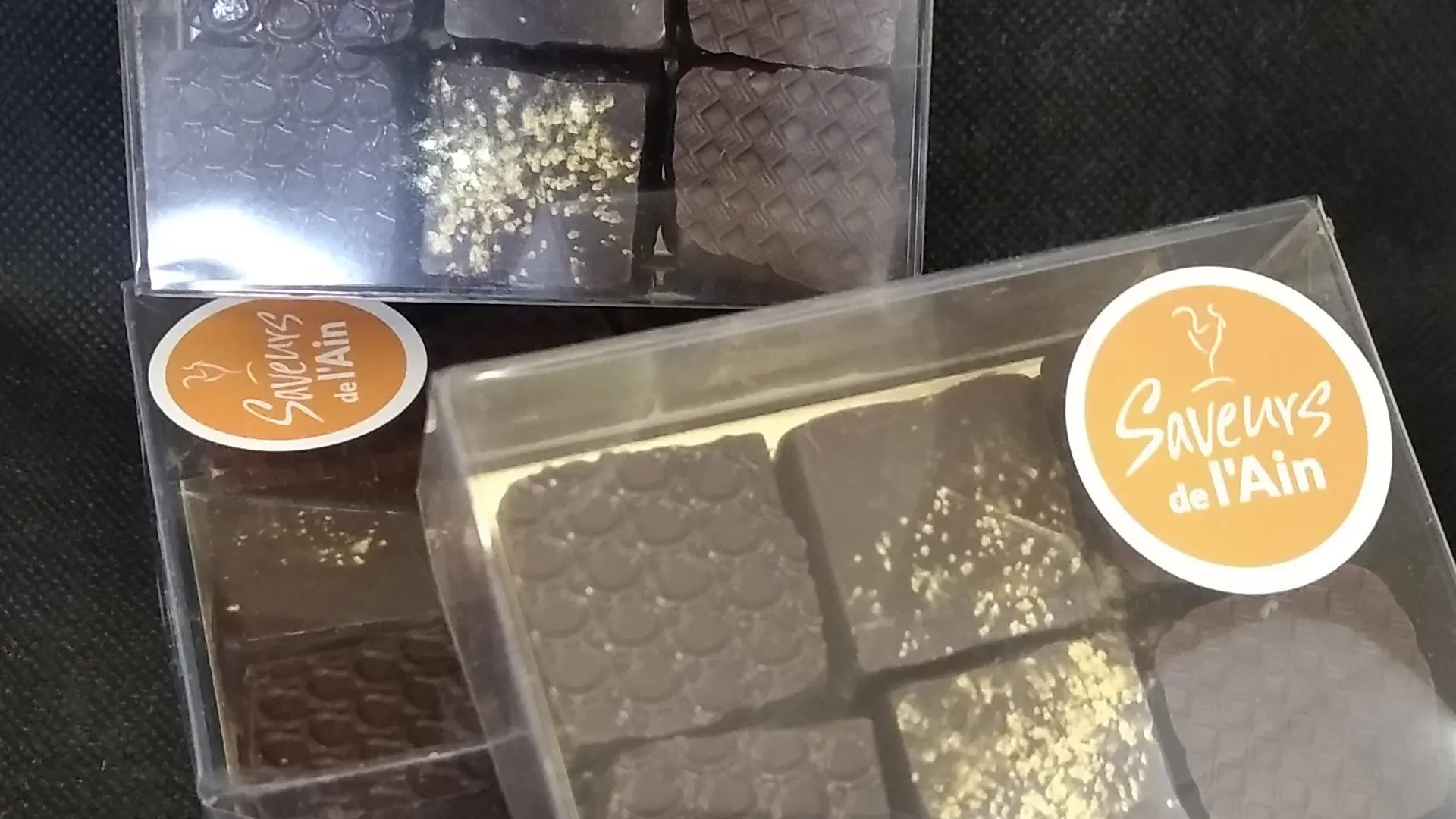 Coffret Retour aux Sources composé de 18 chocolats déclinés en 3 ganaches
