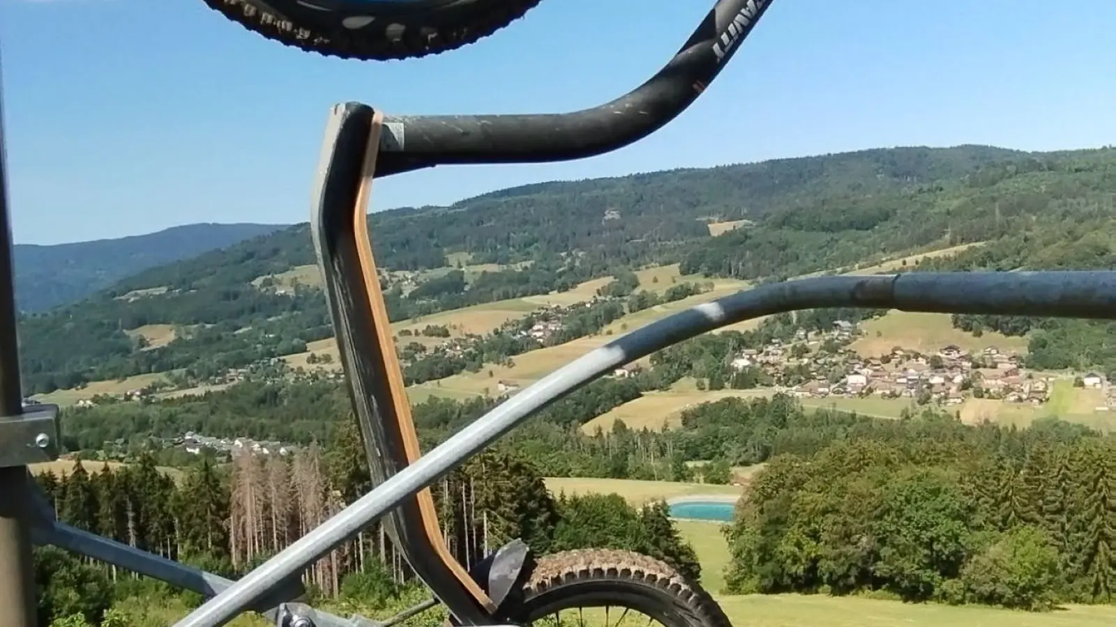 Footbike sur télésiège du Darandet Les Habères