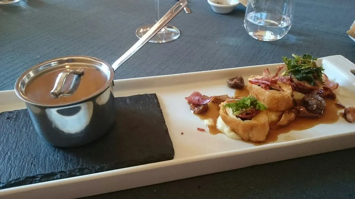Restaurant gastronomique La Calèche - St Bonnet le Château (42380)