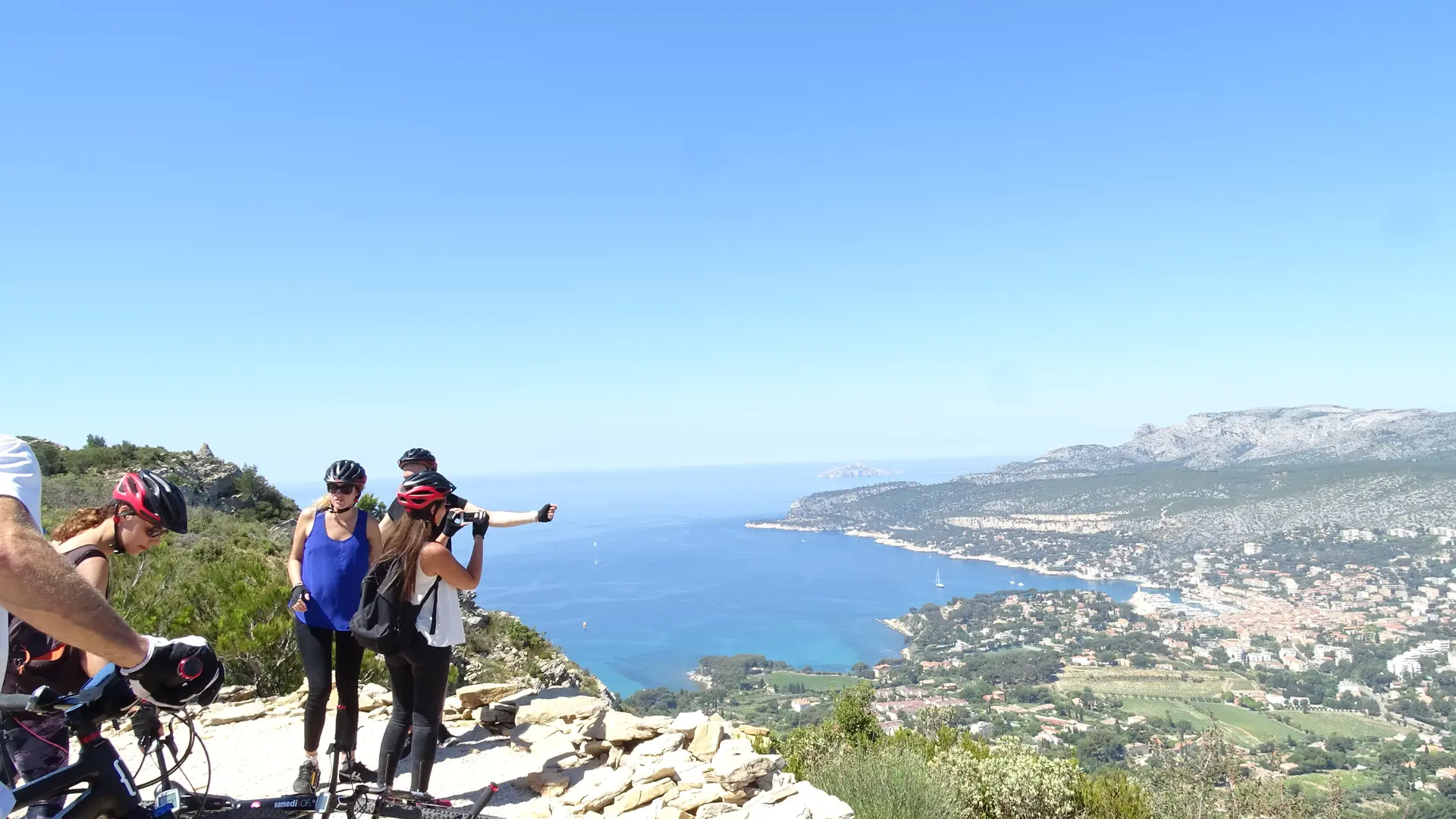 Circuit en VTT électrique 2H - Falaise du Cap Canaille en coucher de soleil (niveau facile) avec Trolib