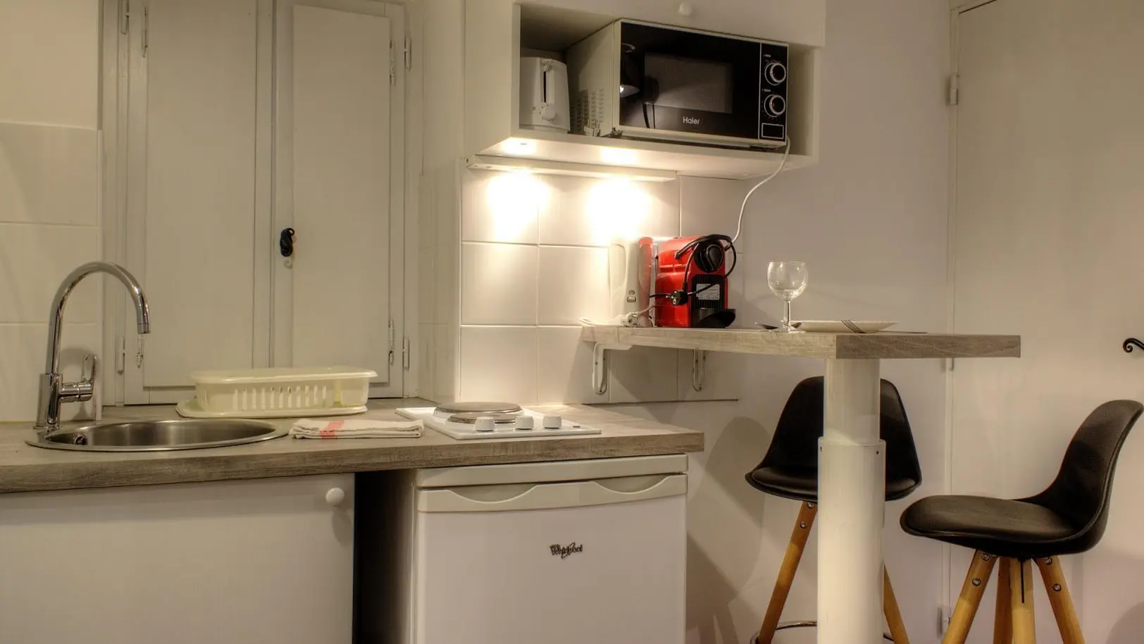 Gîte Sarriette-Kitchenette-Chateauneuf de Grasse-Gîtes de France Alpes-Maritimes