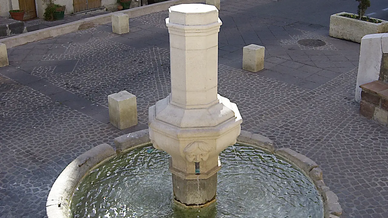 Fontaine vieille